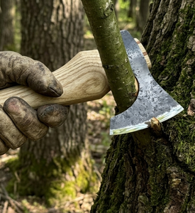 ขวานมินิอุตสาหกรรมทำมือจากเหล็กกล้าคาร์บอนสูง พร้อมด้ามไม้และปลอกหนัง รับผลิตตามแบบ ODM - Product Image 5