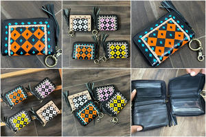 Porte-monnaie en cuir véritable artisanal avec motif à carreaux, portefeuilles à fermeture éclair avec porte-clés et pompon pour un usage quotidien - Product Image 3