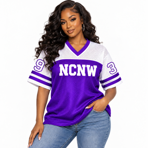 Camiseta Personalizada con Cuello en V de la Hermandad NCNW, Bloques de Color Morado y Blanco, Manga Corta, Estilo Casual para Mujer, Malla de Poliéster - Product Image 1
