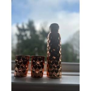 Botella de Agua de Cobre Martillado con Dos Vasos a Juego, Set Premium para Beber, Hecho a Mano, Reutilizable, Regalo, OEM, ODM, Venta al por Mayor - Product Image 4