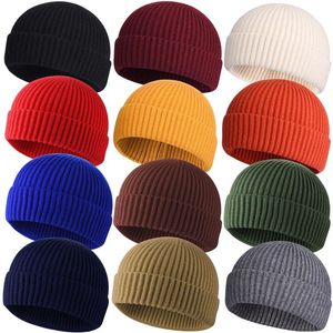 Gorro de Punto Personalizado con Pedrería y Estampado de Flores, Color Negro Sólido, Unisex, para Adultos, Estilo Casual, Cálido para Invierno, 100% Acrílico - Product Image 2