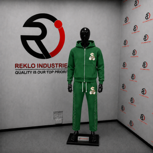 Ensemble de survêtement vert foncé personnalisé pour homme, avec sweat à capuche zippé et pantalon de jogging large, logo graphique, style streetwear décontracté, vêtements de sport, vente en gros, tailles variées - Product Image 3