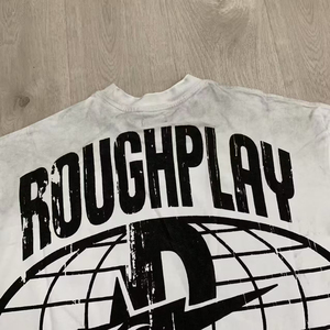 เสื้อยืดแขนสั้นลายเพชร Rough Play ดีไซน์ทันสมัยและอินเทรนด์ พิมพ์ลายโดยตรง ระบายอากาศได้ดี - Product Image 4
