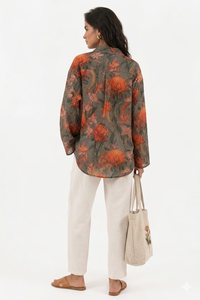Chemise oversize à rayures rouges et fleurs - Product Image 4
