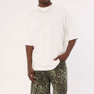 T-shirt à épaules tombantes de haute qualité, coupe oversize unisexe pour hommes et femmes, idéal pour l'été, léger, confortable, col rond, prix bas - Product Image 3