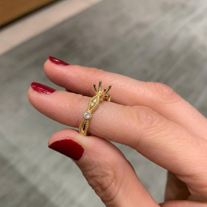 Anillo de Oro Amarillo Natural de 18K con Diseño de Rombo y Milgrain, Base Delicada para Promesa o Apilamiento, Joyería Fina al por Mayor - Product Image 3