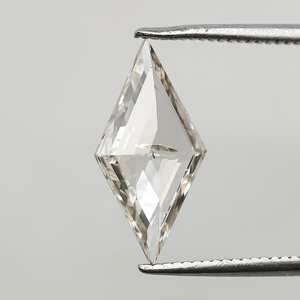 Diamante cultivado en laboratorio con corte romboide VVS para la fabricación de anillos de compromiso, certificado por IGI, fabricante de diamantes sueltos de lujo de la India. - Product Image 6