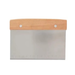 Grattoir à pâte en acier inoxydable avec manche en bois, coupe-pâte à pizza, outil de pâtisserie, règle de mesure personnalisable - Product Image 1
