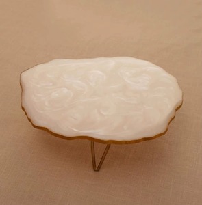 Plateau de service à gâteau en résine de qualité supérieure avec bord doré et pieds en forme d'épingle à cheveux, support décoratif pour aliments, pour la maison et les restaurants - Product Image 5