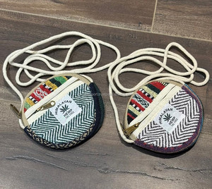 Pochette à monnaie ronde en chanvre écologique personnalisée avec fermetures à glissière Sac à main rond compact pour pièces de monnaie, clés et petits objets essentiels - Product Image 3