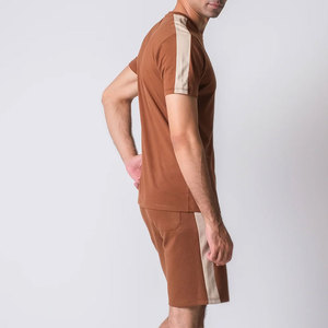 Conjunto de camiseta y pantalones cortos de moda urbana para verano, tela suave y cómoda para uso casual y estilo diario. - Product Image 6