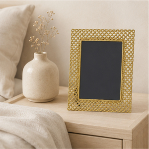 Cadre photo de luxe en métal tressé, motif ajouré doré, en aluminium moulé, pour table, décoration intérieure, vente en gros, pour mariage - Product Image 4