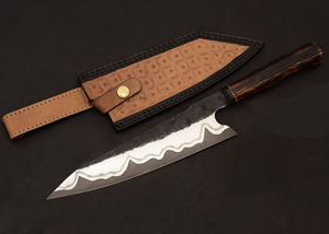 Cuchillo de Chef Hecho a Mano Personalizado, Hoja de Acero de Damasco Grabada, Mango de Cuero, Funda de Cuero, Cuchillo Profesional para Rebanar y Acampar, con Hoja Dentada - Product Image 6