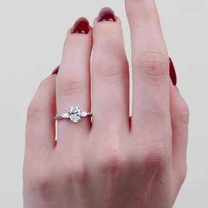 Bague de fiançailles de luxe en or 18K/14K/10K avec diamant ovale de 1,00 ct, bague de mariée à trois pierres, bijoux fins personnalisés en gros - Product Image 5