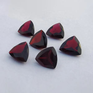Pierre précieuse grenat de qualité AAA+ à facettes, taille triligne, pierre calibrée en vrac pour la fabrication de bijoux - Product Image 4