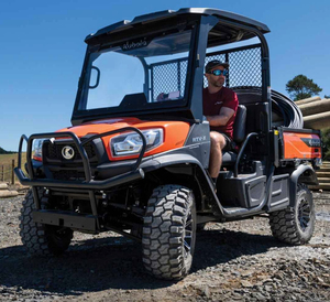 Véhicule utilitaire Kubota RTV-X1140 Diesel/Essence 2 roues motrices, usage intensif, transport agricole et de marchandises, charge utile de 100 kg, couple de 20-40 Nm, certifié EEC/EPA - Product Image 1