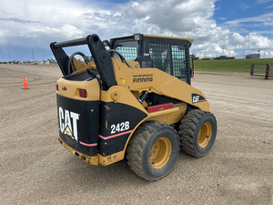 Cargadora compacta de dirección deslizante S250 inoperable de 2007, equipo de construcción compacto de servicio pesado - Product Image 4