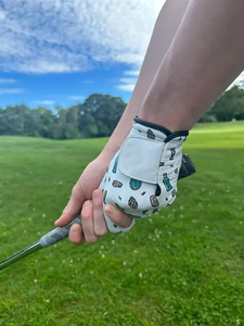 Guantes de Golf de Lujo PROVEN ENTERPRISES de Piel de Cabretta Blanca para Mano Derecha con Cierre de Botón y Correa Ajustable para la Muñeca - Product Image 5