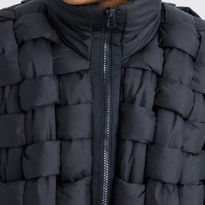Veste d'hiver matelassée durable avec une isolation épaisse, un intérieur rembourré doux et une coupe extérieure confortable et flexible, de qualité abordable. - Product Image 2