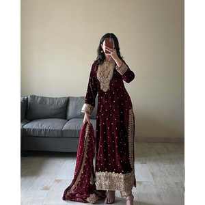 Vêtements européens de créateur, haut-dupatta et bas avec broderie lourde, travail de séquence, look élégant - Product Image 2