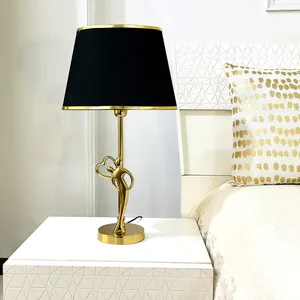 โคมไฟตั้งโต๊ะโลหะดีไซน์สวยงามสำหรับห้องนอน ห้องทำงาน และห้องพักโรงแรม ลดราคาพิเศษ พร้อมจำหน่ายในราคาโรงงาน - Product Image 2