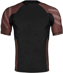 เสื้อรัดกล้ามเนื้อสำหรับผู้ชายแบบกำหนดเองสำหรับการแข่งขัน ผลิตตามสั่ง (OEM) ทำจากโพลีเอสเตอร์ ระบายอากาศได้ดี แห้งเร็ว เหมาะสำหรับกีฬาชายหาดและการฝึกซ้อม - Product Image 1