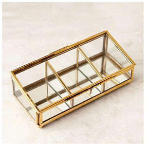 Caja de Joyería Moderna Hecha a Mano con Marco de Latón y Cristal, Tamaño y Color Personalizables, Estuche de Almacenamiento Elegante y de Lujo - Product Image 1