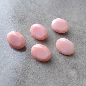 โอปอลสีชมพูธรรมชาติทรงเหลี่ยมเจียระไนแบบคาโบชอง, พลอยรูปไข่ขนาดมาตรฐานสำหรับทำเครื่องประดับ, มีทุกขนาด - Product Image 4