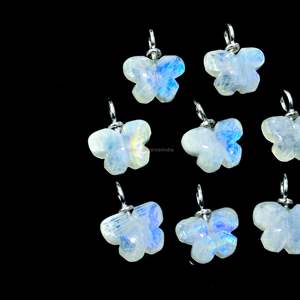 Colgante de mariposa de piedra lunar arcoíris llamativo, de plata de ley 925, tallado a mano, para la fabricación de joyas. - Product Image 5