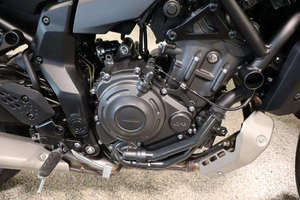 LIVRAISON GRATUITE Nouvelle Moto Sportive Yamaha MT-07 2025 689cc 6 vitesses Motocyclettes Industrielles DIY Garantie 3 Ans Origine JP + Casque Gratuit - Product Image 4