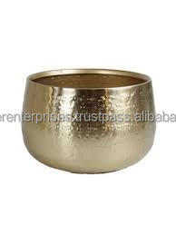 Maceta de lujo Latón Acabado antiguo Diseño redondo en relieve Macetas y jardineras de hierro de metal para uso en suministros de jardín para el hogar - Product Image 2