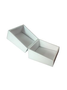 Boîte rigide en papier kraft blanc élégante à prix d'usine pour bijoux, avec fermeture magnétique, pour bagues, colliers, bracelets, gaufrage et revêtement UV - Product Image 5