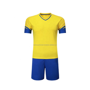 Ensemble de maillots de football avec logo personnalisé de haute qualité uniforme de football avec short pour jeunes et adultes avec impression de style d'impression de nom - Product Image 1