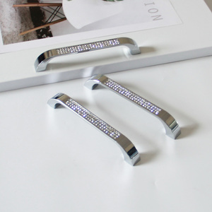 Tirador de Lujo Cromado de Aleación de Zinc con Diamantes Elegantes, de Gran Venta, para Muebles de Cocina, Baño y Mesitas de Noche - Product Image 2
