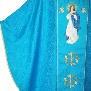 Vêtement liturgique brodé sur mesure pour adulte, robe de cérémonie bleue en polyester mat avec étole et épingle de sûreté, style classique pour la liturgie - Product Image 2