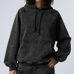 Sweat-shirt à capuche noir pour femme en mélange de coton tricoté, manches longues, effet délavé, logo frontal, collection automne, vente en gros - Product Image 3