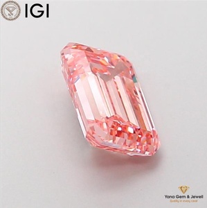 Diamant de laboratoire cultivé CVD de couleur rose vif fantaisie de 2,00 carats, taille émeraude, clarté VVS2, avec certificat IGI, pour bague personnalisée haut de gamme - Product Image 3