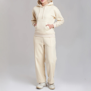Nuevo Chándal Deportivo para Mujer con Diseño Moderno y Personalizable, con Logotipo Personalizado, Estilo Urbano Moderno, Tela Suave - Product Image 1