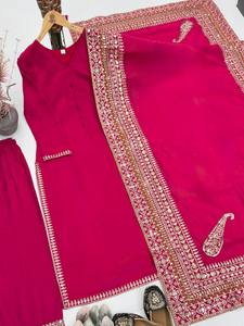 Conjunto de Kurta, Palazzo y Dupatta rojo bordado para mujer, ropa étnica india y pakistaní - Product Image 3