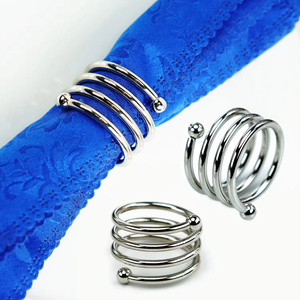 Anillos de servilleta de metal antiguos que evitan pliegues desordenados y mantienen una presentación impecable y elegante durante toda la comida. - Product Image 3