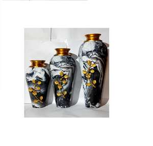 Vases à fleurs en laiton hauts pour la décoration intérieure, centres de table pour mariages, bureaux et salons - Product Image 1