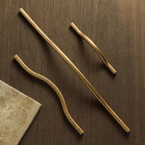 Poignées de porte traditionnelles en laiton avec accents en cristal et pompons, design rond à fixation murale pour la décoration intérieure du salon - Product Image 4