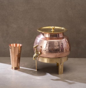 Distributeur d'eau portable en cuivre pur, martelé à la main, isolé sous vide, avec robinet et support |   Design contemporain - Product Image 6