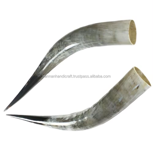 Cuerno Vikingo para Beber en Blanco y Negro con Soporte de Cuero, 100% Cuerno Natural Pulido, Personalización Disponible - Product Image 4