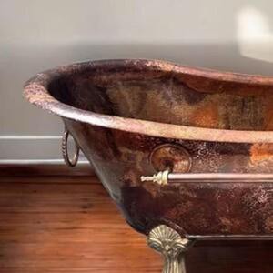 Baignoire en cuivre de style antique pour une décoration de salle de bain vintage, avec un confort de bain profond pour se faire prendre en charge par le bain. - Product Image 2