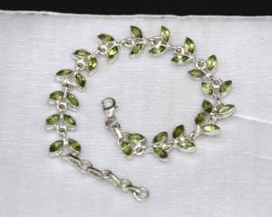 Pulsera de Peridoto Natural con Plata de Ley 925 |   Joyería de Peridoto Verde Hecha a Mano |   Pulsera Ajustable de Plata para Mujer - Product Image 3