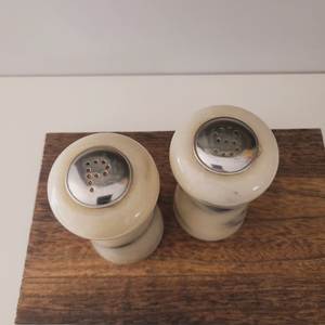 Ensemble de salière et poivrière en marbre, ensemble d'assaisonnements en marbre, vaisselle de luxe en marbre, shaker en pierre artisanal, décoration de cuisine moderne - Product Image 6