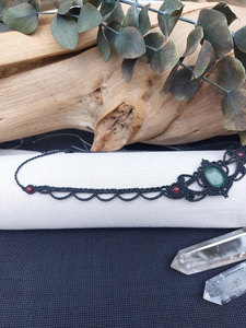 Brazalete Vintage con Baño de Plata Negra, Piedra Ovalada de Jade y Detalles Rojos, Joyería de Aleación, Diseño Unisex - Product Image 4