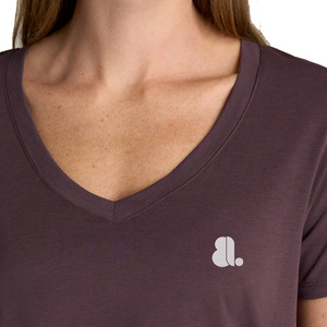 Camiseta de Manga Corta con Cuello en V para Mujer, Color Sólido, Logotipo, Ropa Casual, Corte Regular, 100% Algodón Orgánico, Tejido Jersey de Secado Rápido - Product Image 6