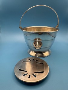 Cubo de Metal Resistente con Asa para Uso en el Hogar, Jardín y Granja - Product Image 4